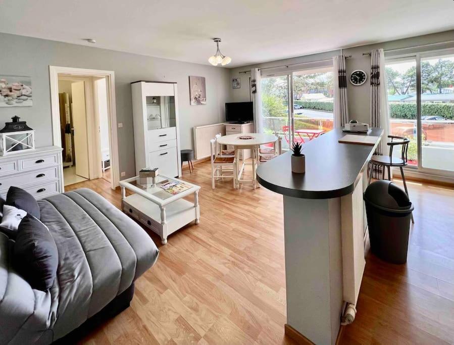Appartement Sur Le Port. Grandcamp-Maisy Exterior photo